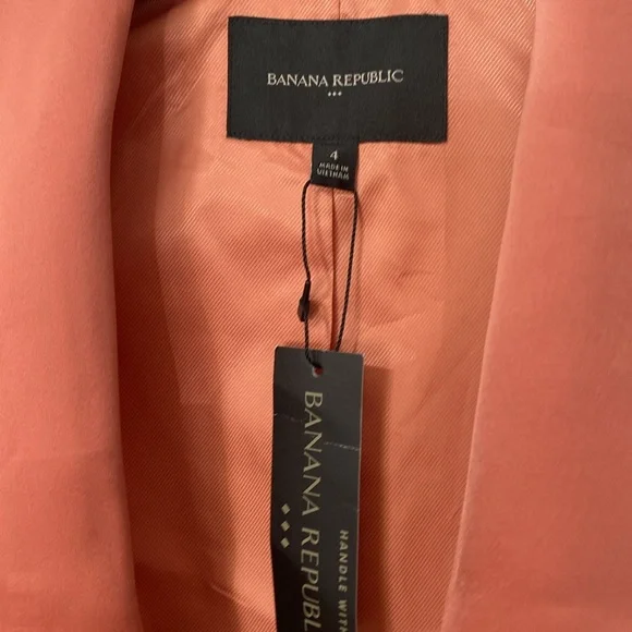 Banana Republic 2-Piece Coral Vest & Pleated Shorts Set Size 4 Top M Bottom - Picture 3 of 13